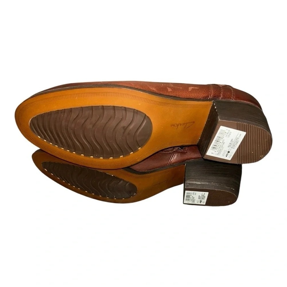 Clarks Maypearl Fawn Women’s Heeled Bootie – Dark Brown Leather Size 9